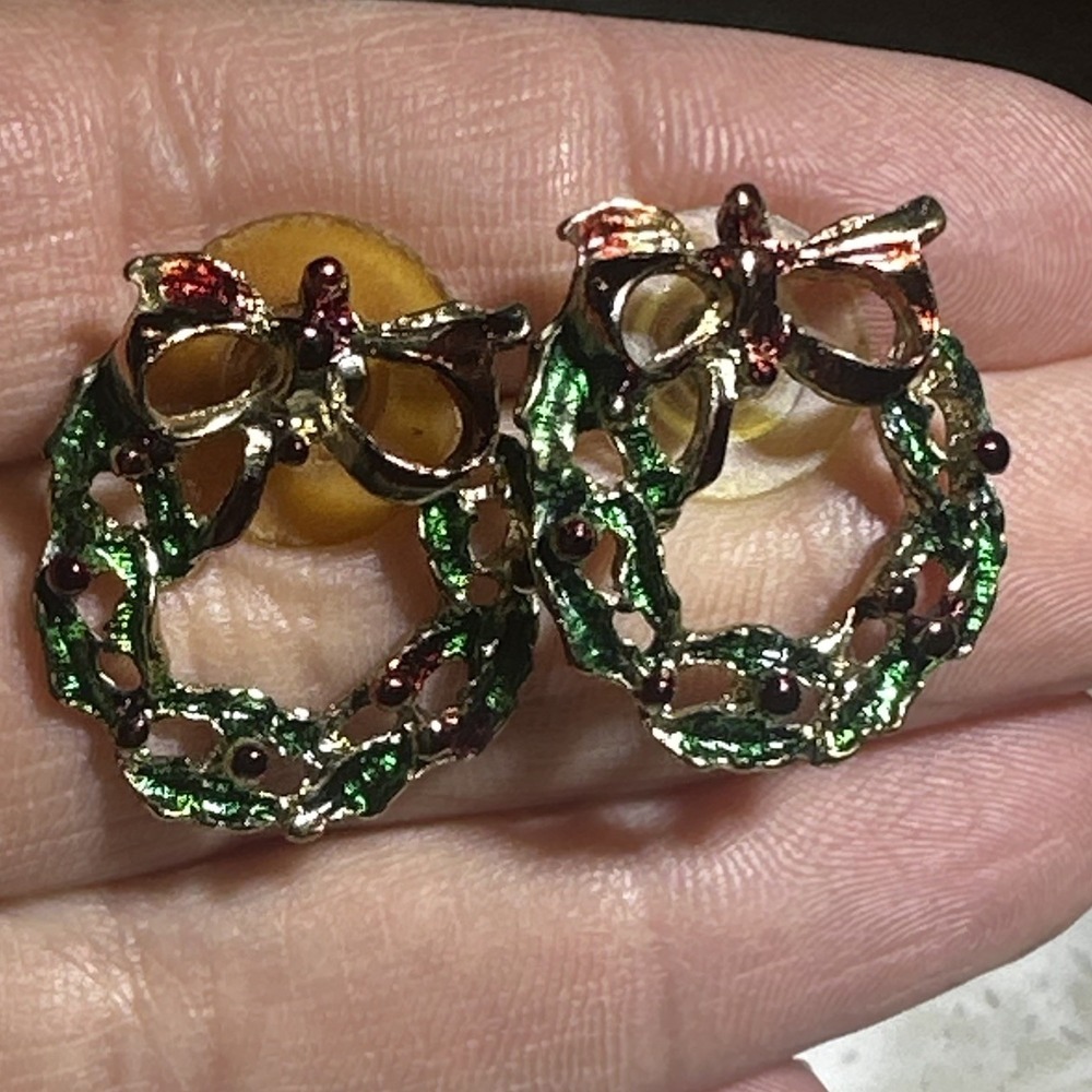 Vintage Gold Tone Green Rhinestone Earrings Christmas Wreath Festive Party